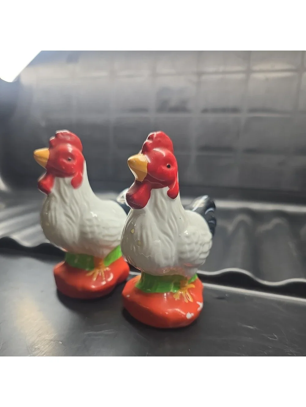 Vintage Chicken Rooster Salt & Pepper Shakers 🧂Colorful Farmhouse Kitchen Decor